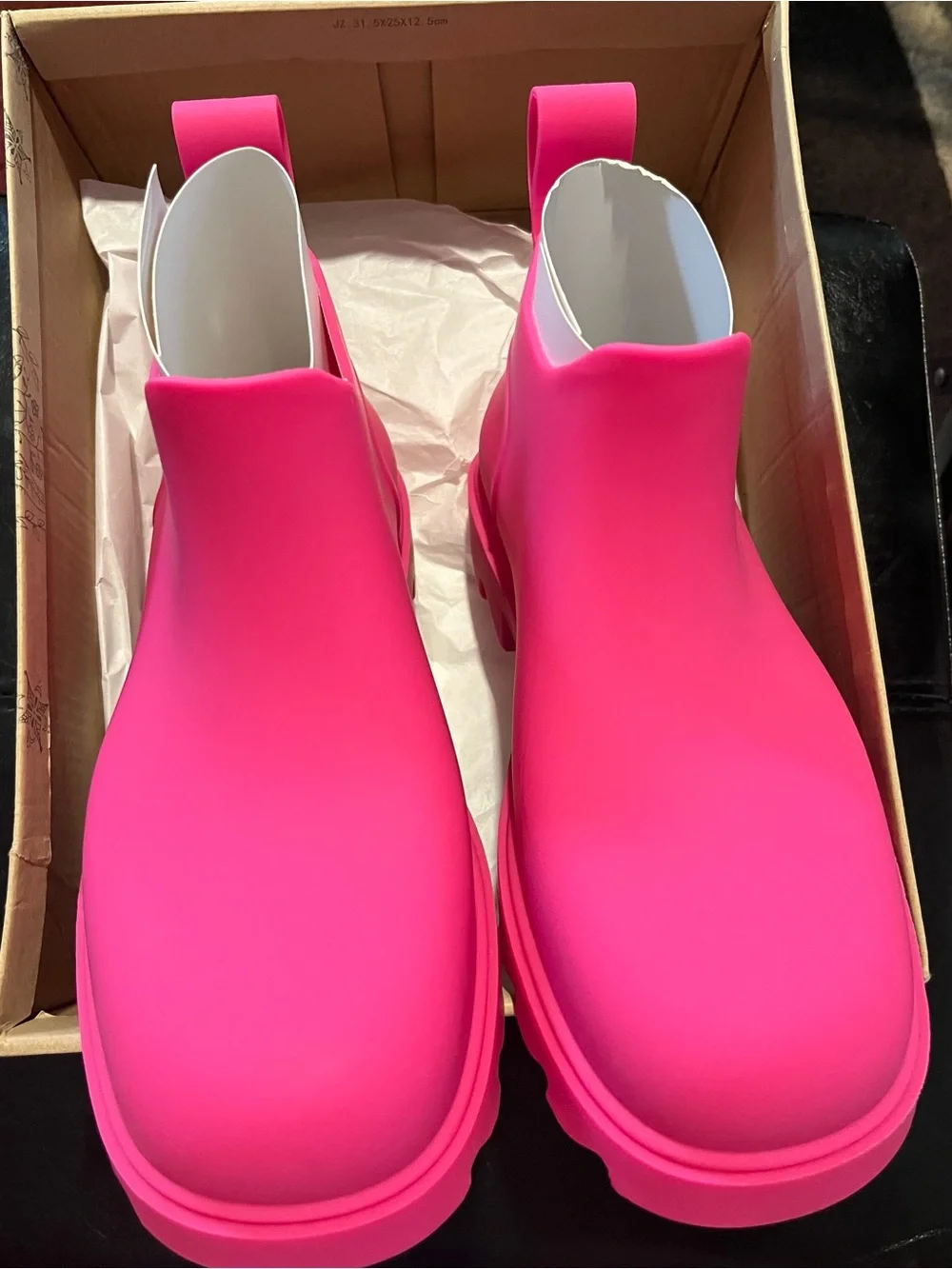 FREE PEOPLE HIGH STREET RAIN BOOT DRAGON FRUIT SIZE 9